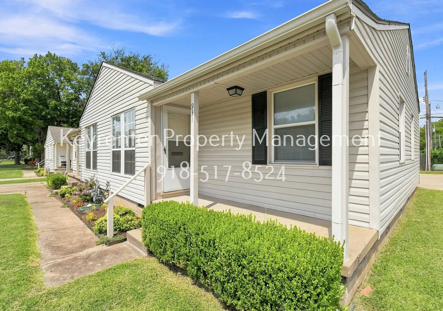 Beautiful 2 Bed 1 Bath In Quiet Area - No Pets Allowed — Photo 2