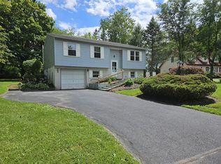 347 Creekside Dr, State College, PA 16801