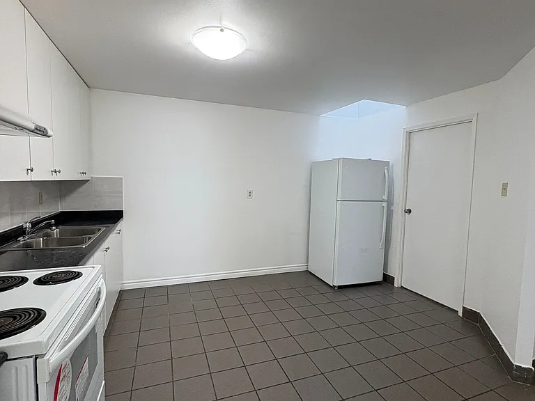 603 Gerrard St E #2 — Photo 5
