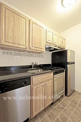 Rented by R New York | media 11