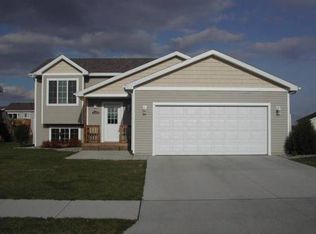 4220 18th St S, Moorhead, MN 56560
