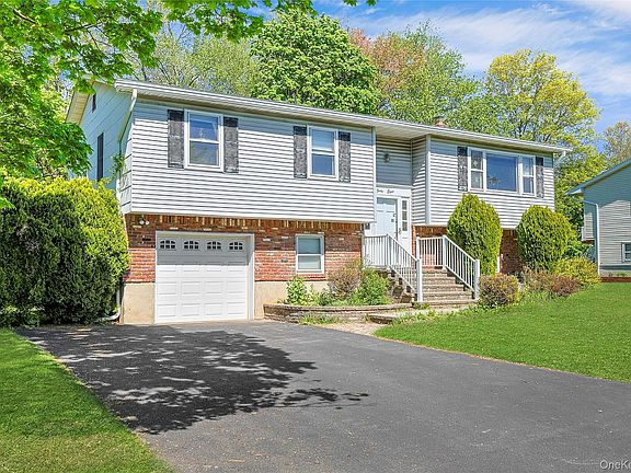 2nd image of 48 Lake Nanuet Drive
