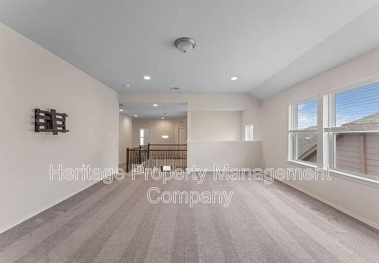 942 Blue Violet — Photo 39
