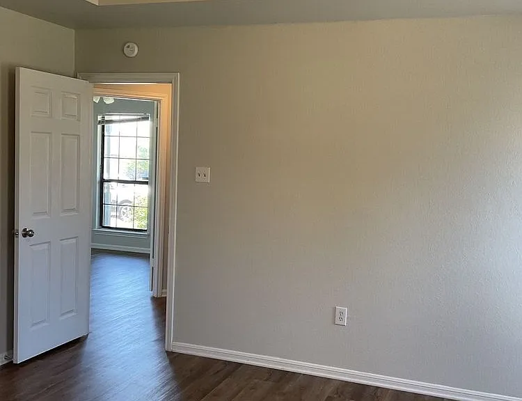 4208 Shagbark Dr — Photo 9