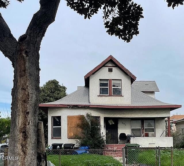 1st image of 647 E 50th St