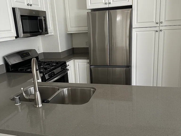 Creek View Condominiums — Photo 89