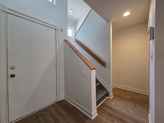 5th image of 23 Longbow Ct