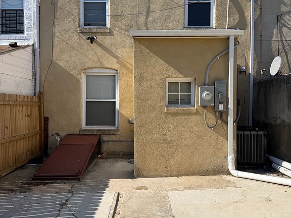 3rd image of 2103 Belair Rd #1