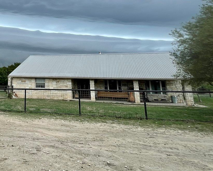 1st image of 111 E County Road 403
