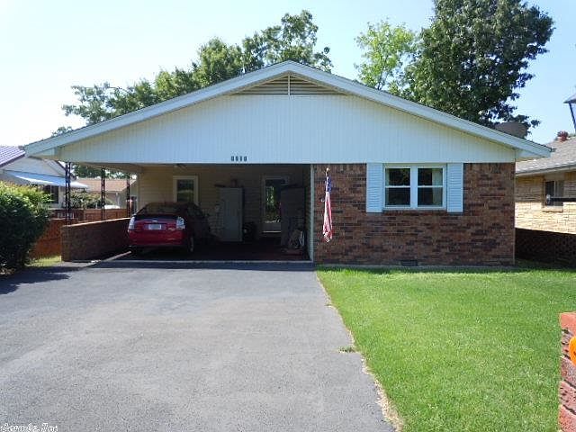 1st image of 1001 N Manor Dr
