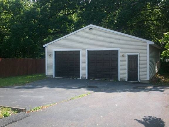 4th image of 84 Mansfield Ave