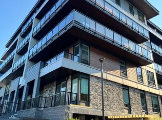 600 Rochester Ave #605, Coquitlam, BC V3K 2X3