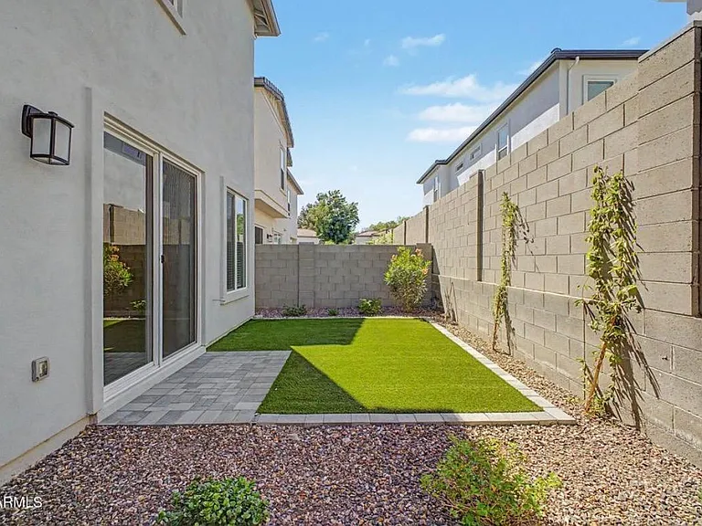 5016 E Gallop Way — Photo 9