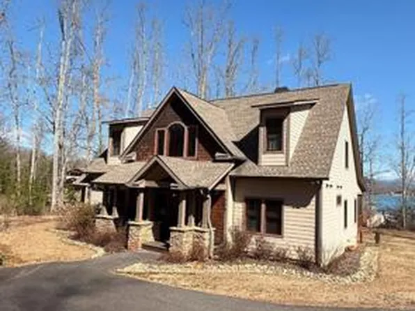 1051 SE Cypress Pointe Ln, Hayesville, NC 28904