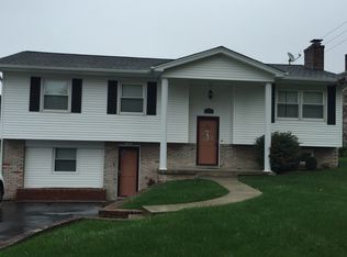 415 Mountain Ln, Bluefield, VA 24605