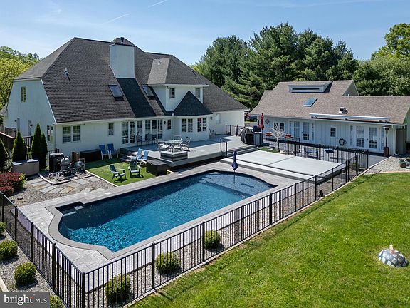 5th image of 101 Stonepine Dr