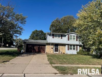2822 S Hampton Dr, Bettendorf, IA, 52722