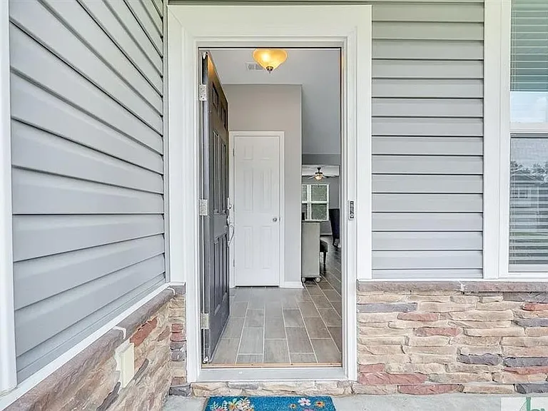 365 Southwilde Way — Photo 5