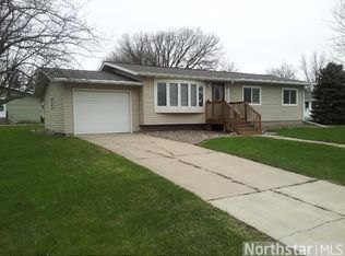 901 7th St NW, Waseca, MN 56093