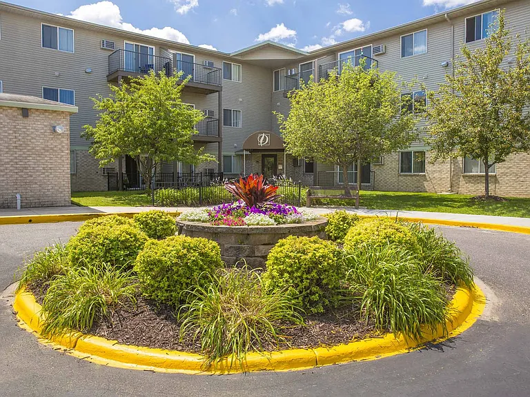 Dove Tree Apartments, Elk River, MN