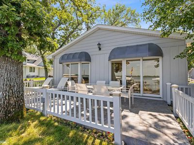 4072 240th St, Clear Lake, IA, 50428