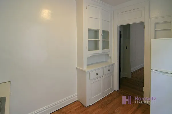 Rented by Horowitz Real Estate | media 4