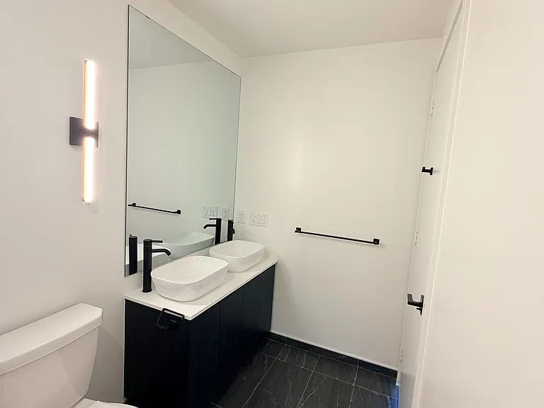 1185 Dupont St #2507 — Photo 30