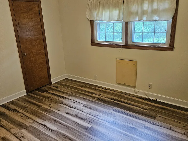 1501 Oak St — Photo 9