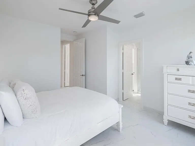 401 Resort Ln — Photo 34