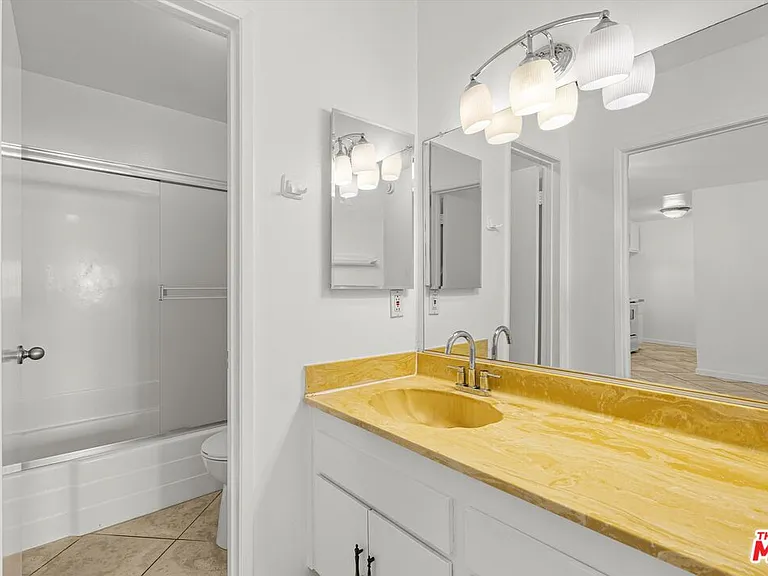 5460 White Oak Ave #A105 — Photo 11
