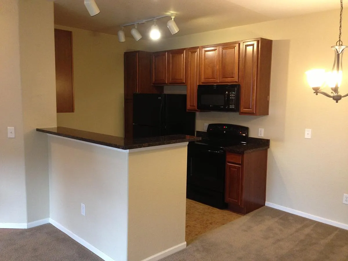 2 bed, 1156 sqft, $2,095 — Photo 4