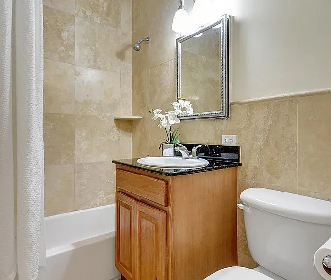 218 Worth Ave — Photo 13
