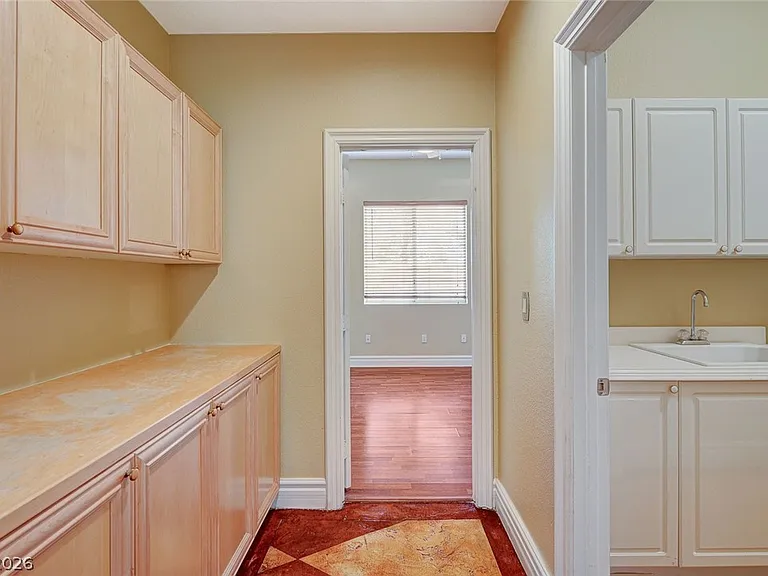 9462 Castillana Ct — Photo 30