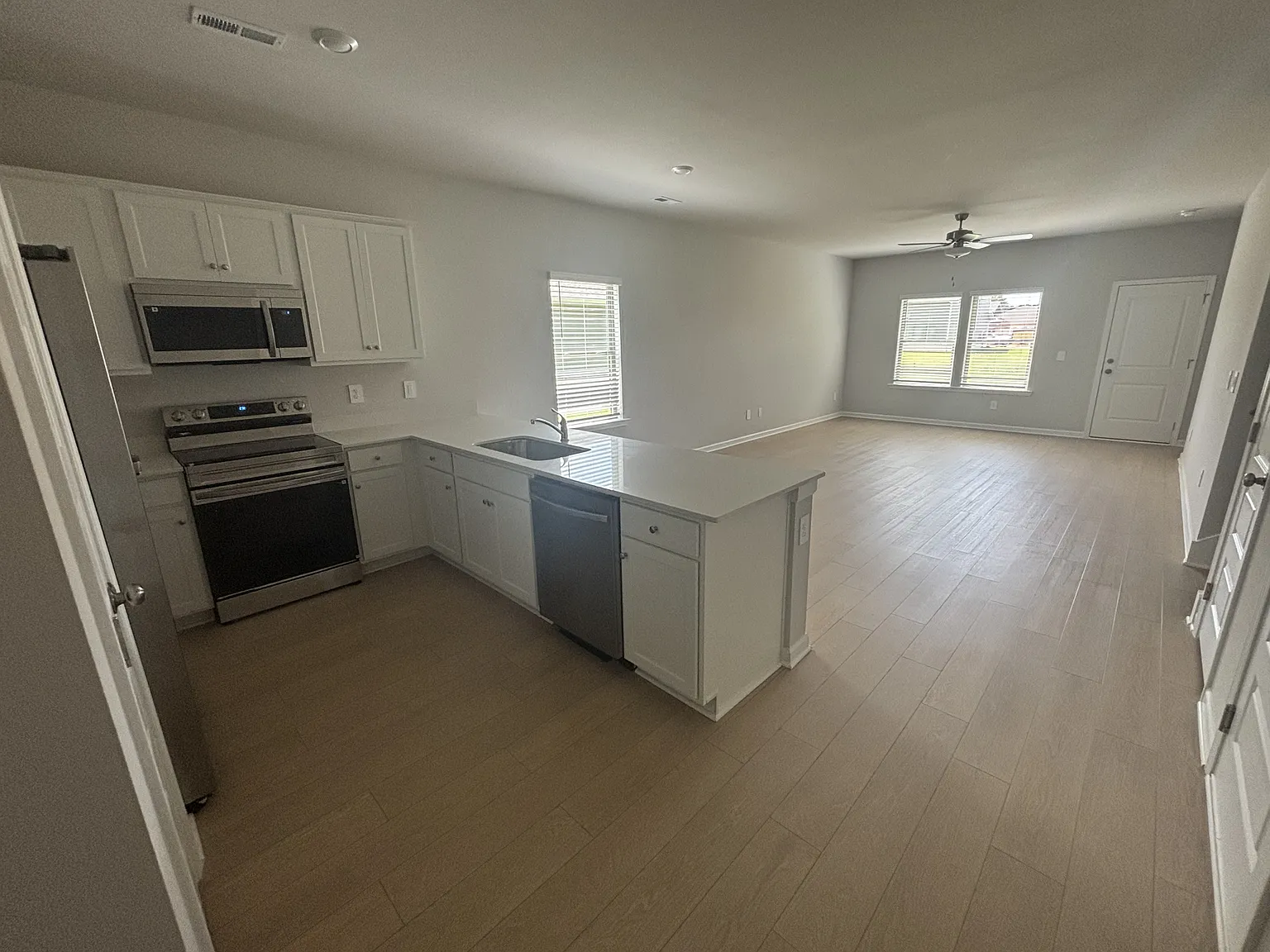 15416 Grayson Cir - 1 — Photo 2