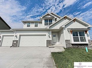 10581 S 110th Ave, Papillion, NE 68046