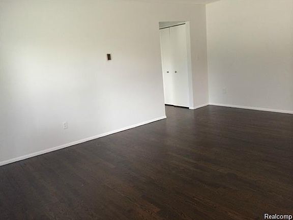 4th image of 4910 Briarwood Ave APT 1
