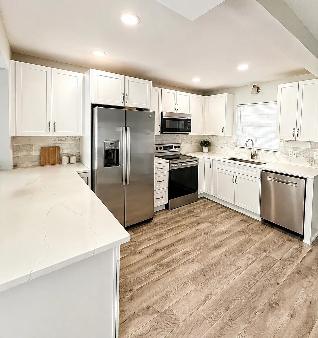180 Cypress Way E — Photo 2