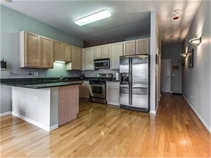 5th image of 340 W Superior St APT 1103