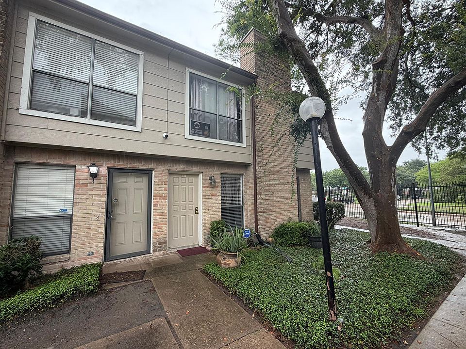 1st image of 2110 Wilcrest Dr APT 101