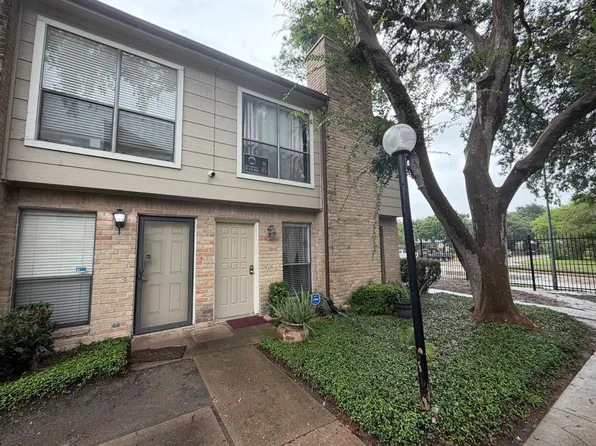 2110 Wilcrest Dr APT 101, Houston, TX 77042