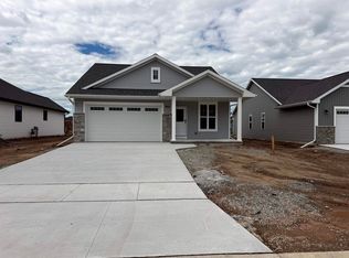 952 Enclave Ct, De Pere, WI 54115
