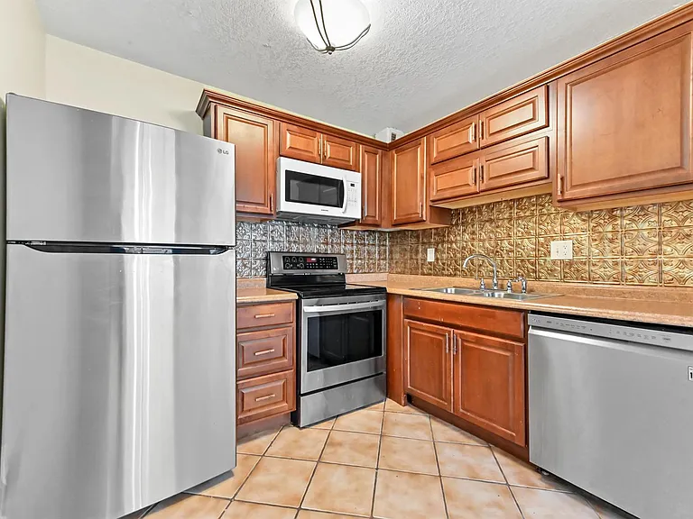15054 Ashland Way #84 — Photo 7