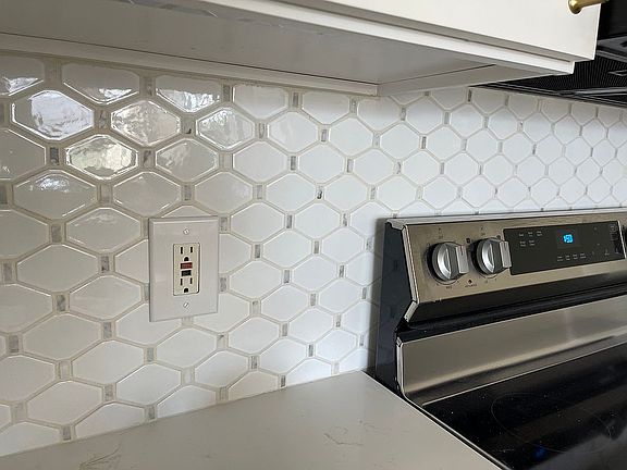 Porcelain tile backsplash