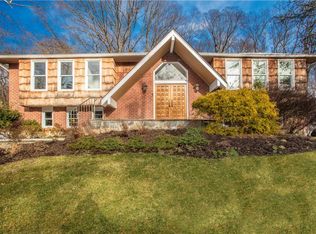 239 Pinebrook Blvd, New Rochelle, NY 10804