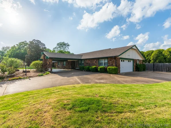 104 W Timberlane Ct, Broken Arrow, OK 74011
