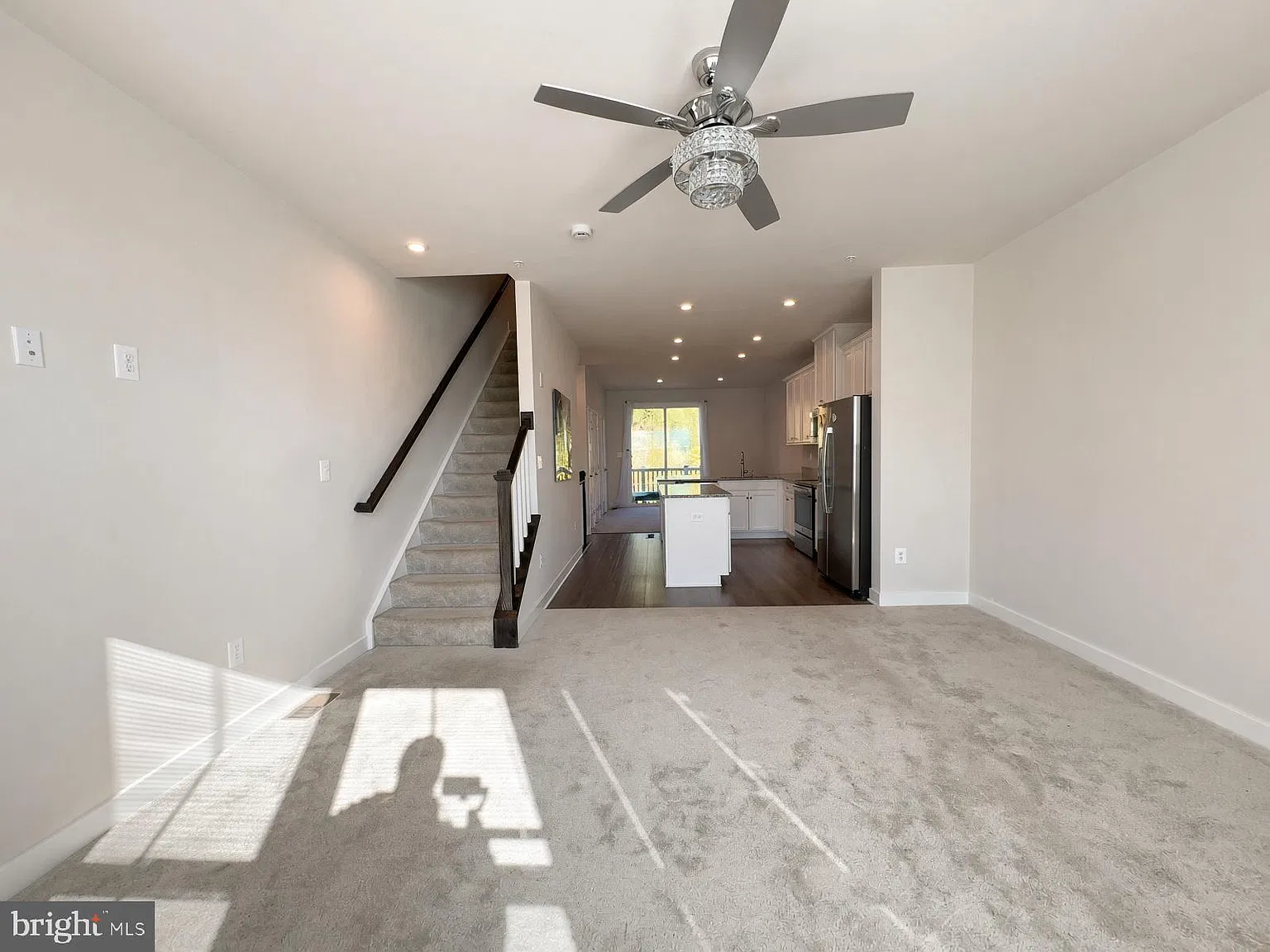 3 bed, 2.5 bath, 1762 sqft, $3,600 — Photo 4