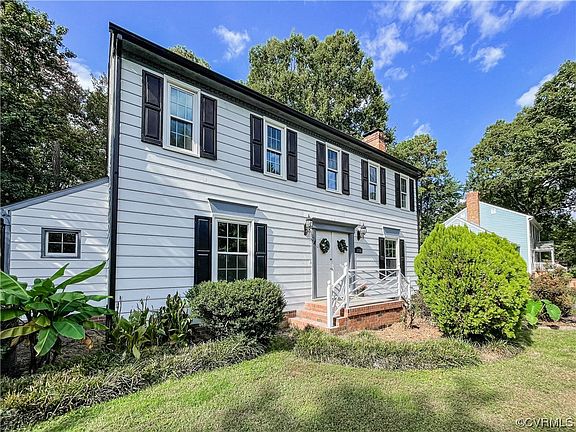 3rd image of 2756 Woodmont Dr
