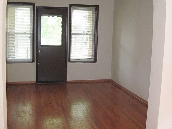 4th image of 4822 N Karlov Ave #2
