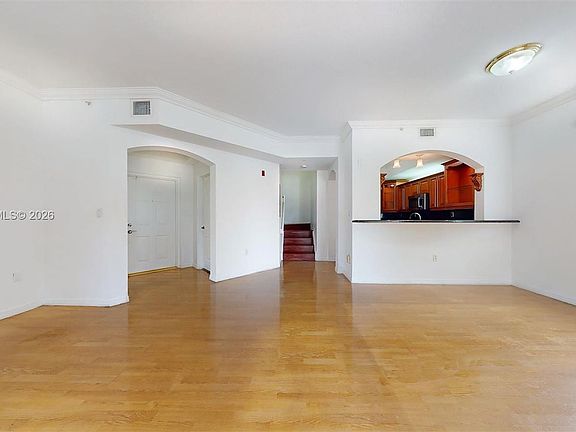5th image of 8980 W Flagler St APT 201