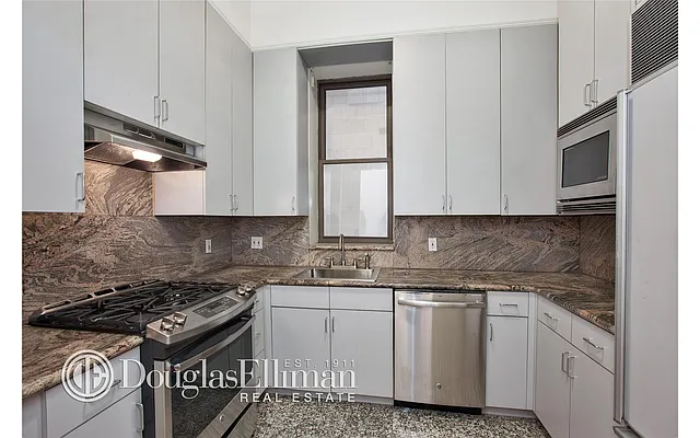 Rented by Douglas Elliman | media 7